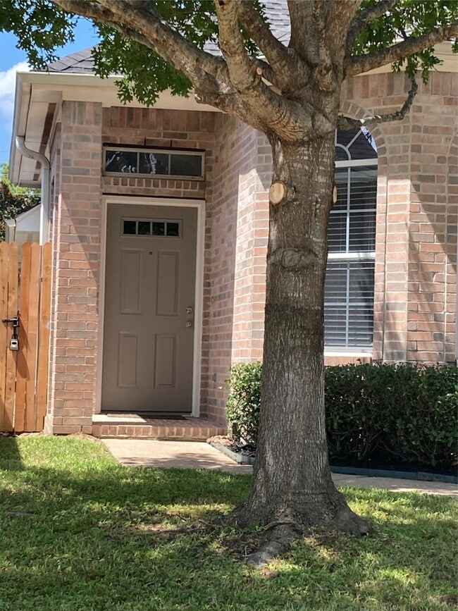 Foto del edificio - 15931 Pleasant Green Cir