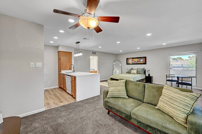 Foto del edificio - 730 Oakmont Ave