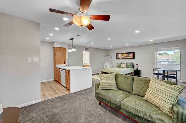 Foto del edificio - 740 Oakmont Ave
