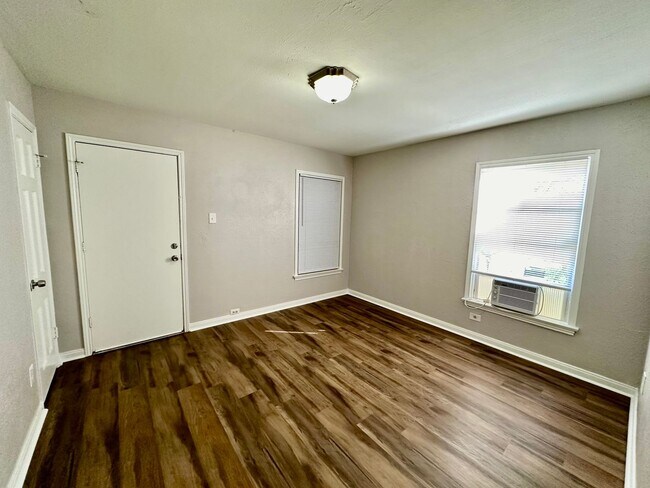 Foto del edificio - Spacious 3 bed/1 bath rental - Available Now!