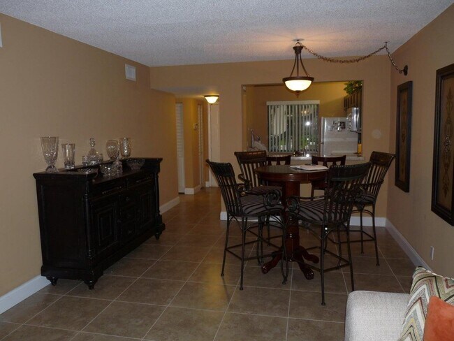 Foto del edificio - 21954 Tidewater Terrace Apt #102, Boca Rat...