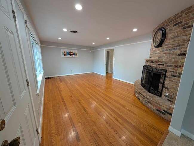 Building Photo - 5306 Briarbend Dr