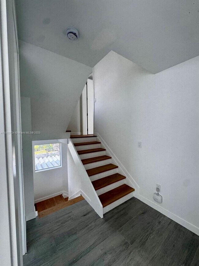 Foto del edificio - 3604 Day Ave