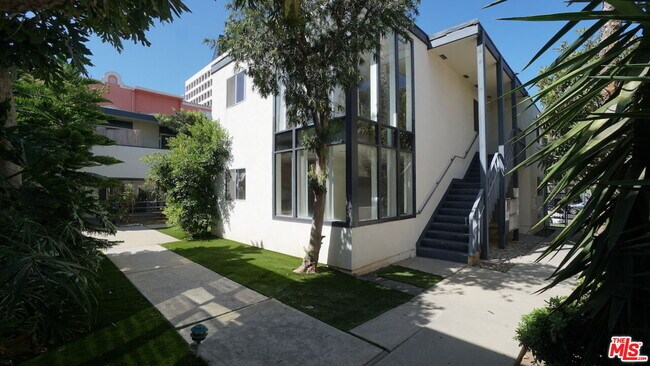 Foto del edificio - 1233 Barry Ave