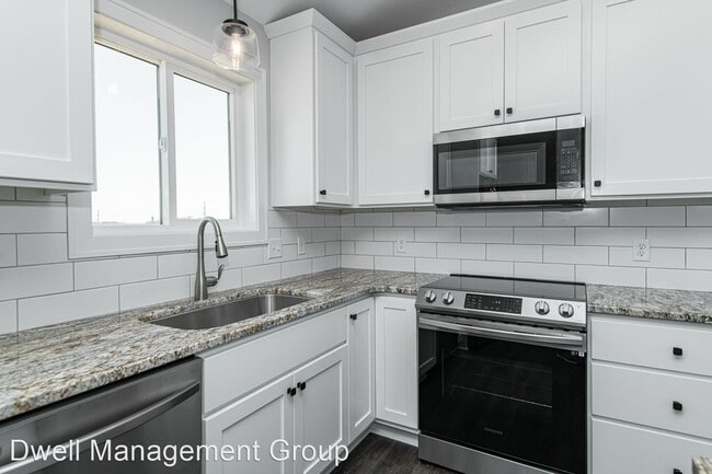 Building Photo - 4 br, 3 bath House - 332 Spring Day Court