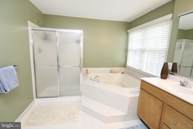 Building Photo - 25908 Stinger Dr