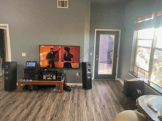 Photo - 15475 Andrews Dr Apartment