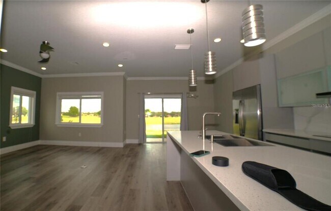 Building Photo - 2025 Greenbriar Ter