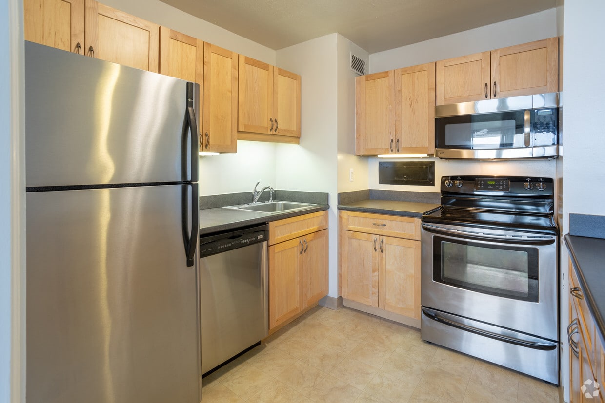 Huron Towers Apartments Ann Arbor, MI