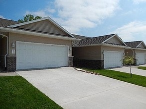 Building Photo - 521 S Cherry Ln