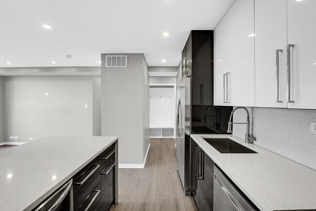 Foto del edificio - 3950 N Lake Shore Dr