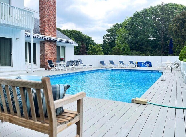 Foto del edificio - 5 Cedarfield Ln