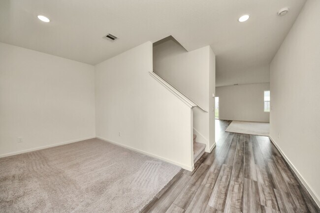 Foto del edificio - 5819 Bright Keel Dr