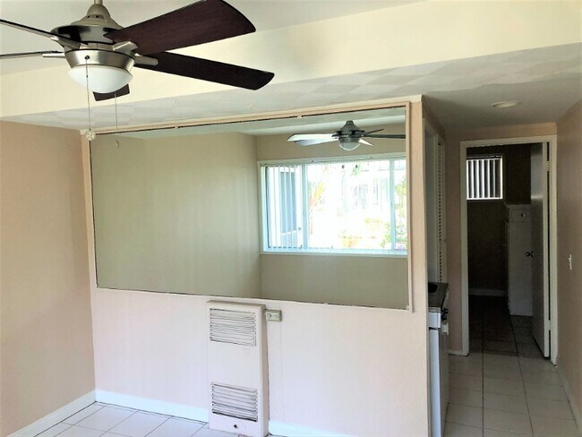 Foto del edificio - 250 Cliff Dr