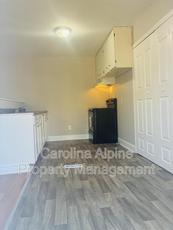 Building Photo - 807 Shaver St