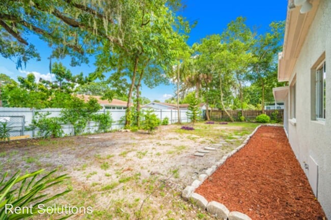 Building Photo - 4 br, 2 bath House - 12109 North Edison Ave.