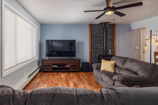 Building Photo - 8130 Loganberry St