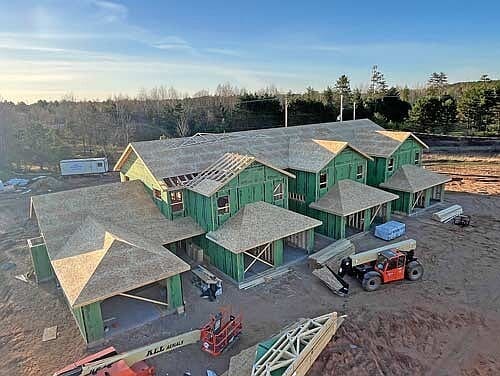 Building Photo - Woods Hollow