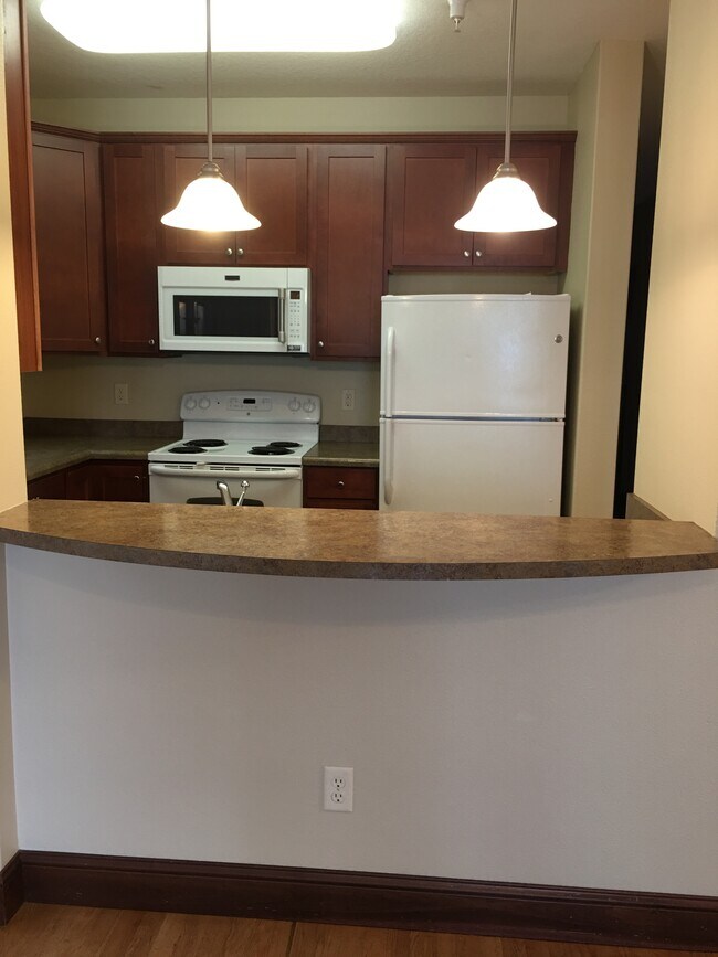 Kitchen - 923 Iowa Ave