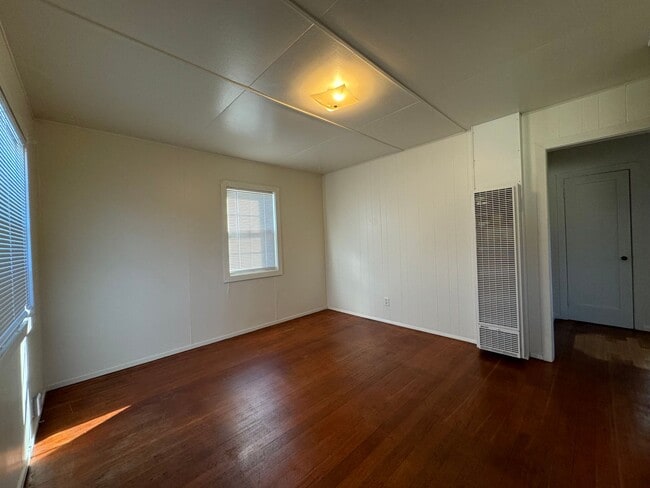 Building Photo - 1226ltur