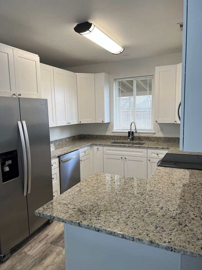 Building Photo - Home for Rent. PENDING DEPOSIT!!!