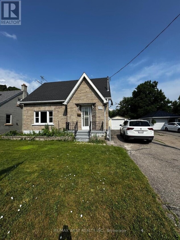 Photo principale - 315 Ottawa St S