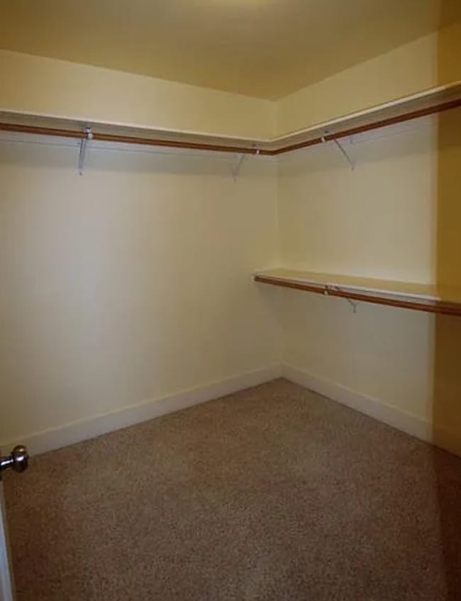 Building Photo - 3 Bedroom 2.5 Bath plus an Office in Bozeman!