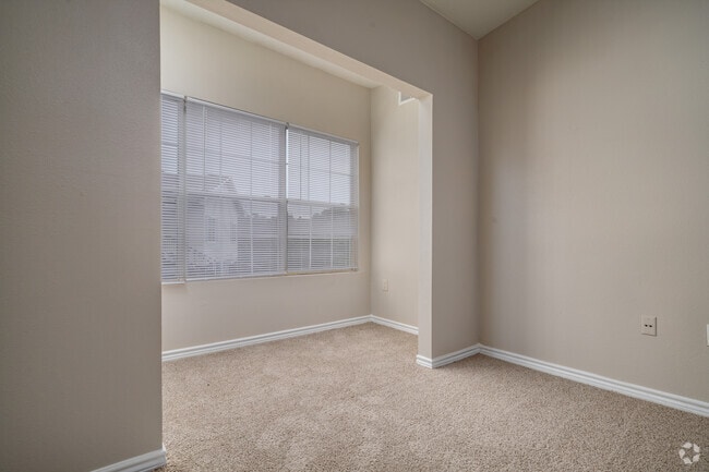 2BR, 2BA - 959SF Sunroom - Waters at Elm Creek