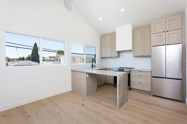 Foto del edificio - 4422-4424 Cherokee Avenue