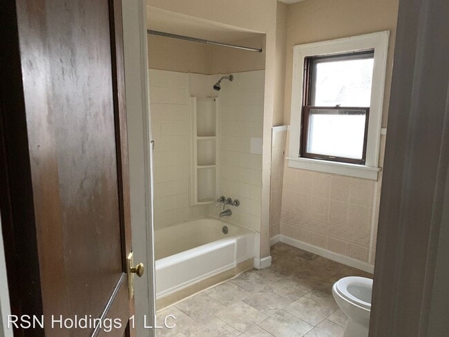 Building Photo - 4 br, 1 bath House - 15235 Lake Shore Blvd
