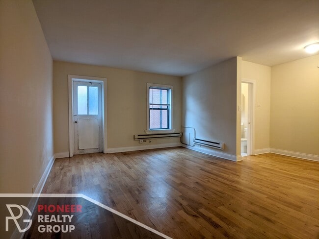 Building Photo - 1350 N Dearborn St