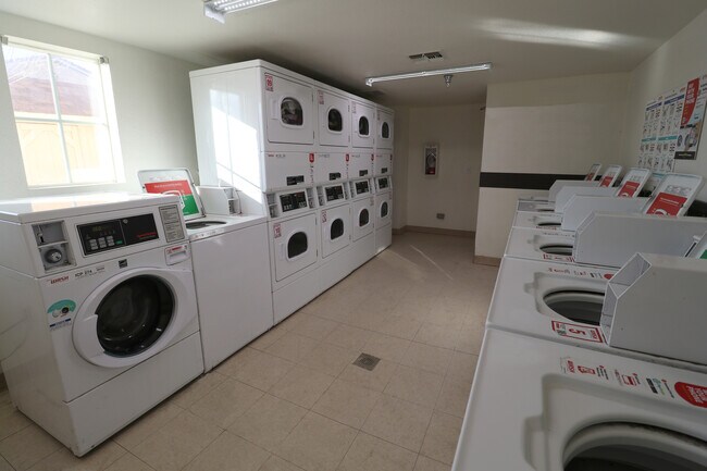 Foto del edificio - Desert Gardens