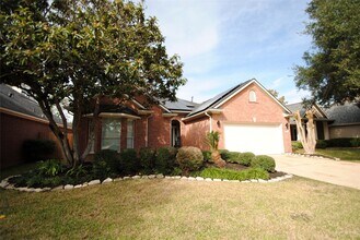 Building Photo - 10519 Village Lake Dr