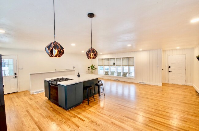 Foto del edificio - 631 Cook St