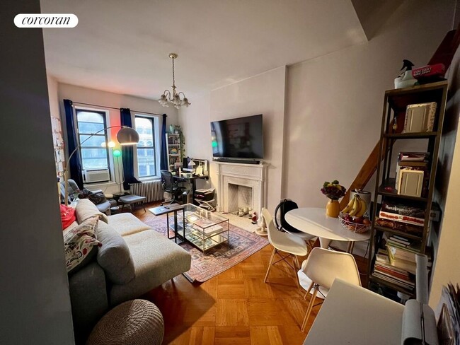 Building Photo - 346 W 87th St