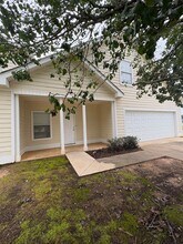 Building Photo - 101 Courtyard Way