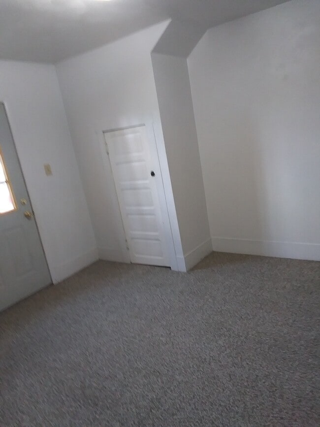 Building Photo - 205 Griscom St