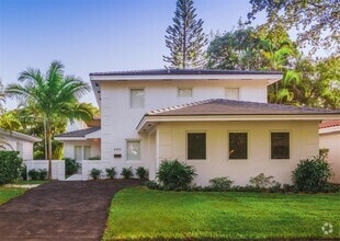 Building Photo - 640 Puerta Ave