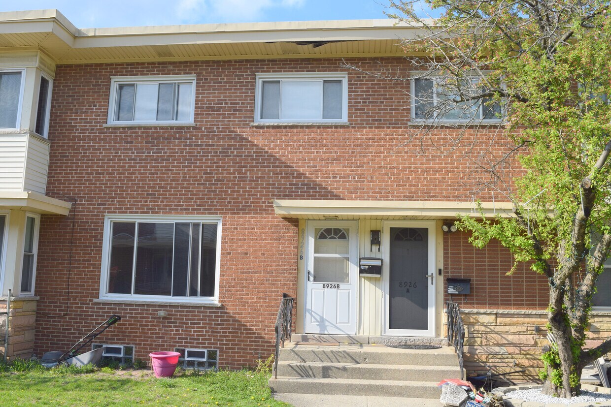 Primary Photo - 8926 La Crosse Ave