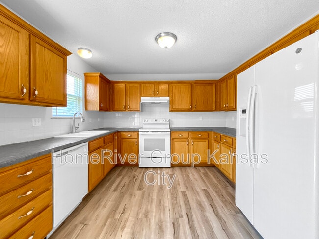 Building Photo - 6357 Blue Ridge Blvd