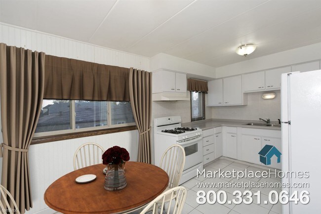 Foto del edificio - 3455 W 111th St