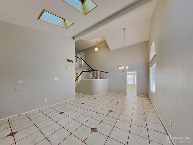 Building Photo - 5214 E Fountain St