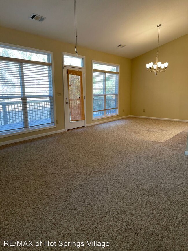 Building Photo - 3 br, 2 bath House - Ponce De Leon Dr - 313