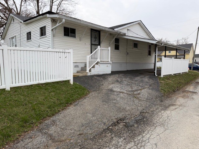 Foto del edificio - 107 W Main St