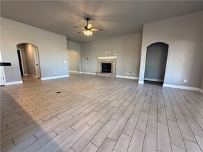 Building Photo - 348 Fox Cir