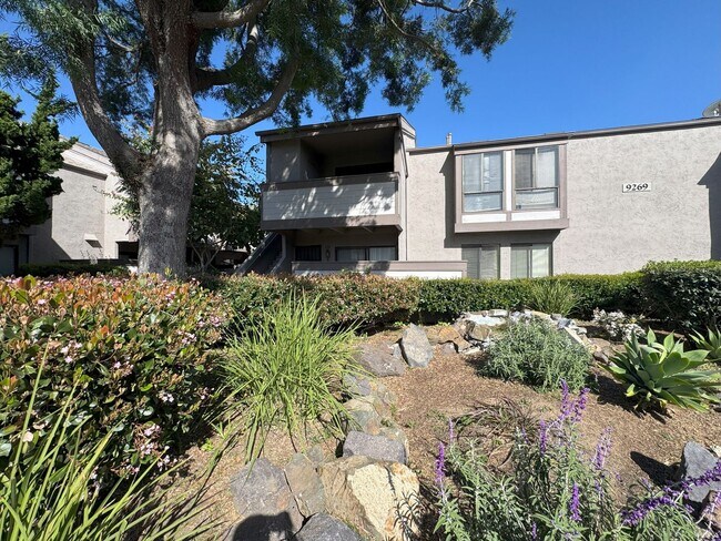 Building Photo - 2 Bedroom 1 Bathroom Condo In Sierra Mesa