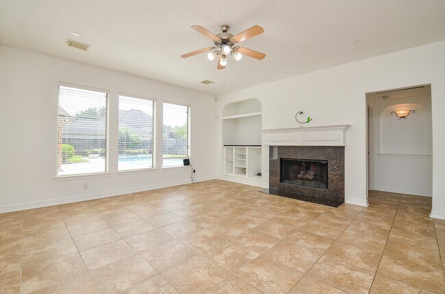 Foto del edificio - 5615 Bent Arbor Ln