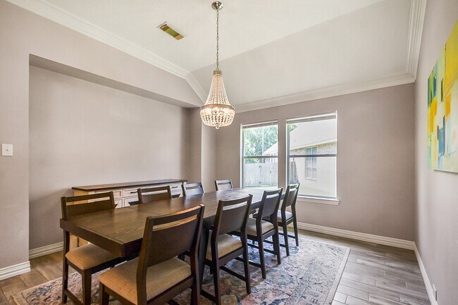 Building Photo - 11302 N Creekwood Hills Ln