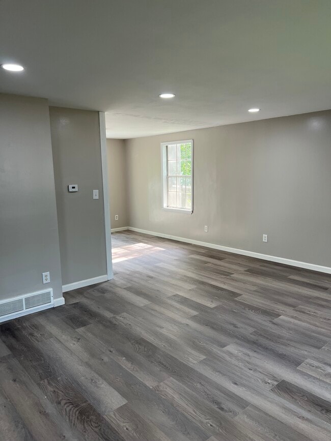 Foto del edificio - 7441 Farmstead Rd