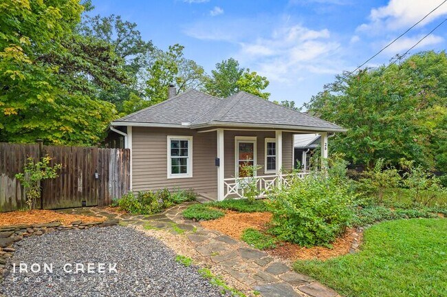 Foto del edificio - 26 Murdock Ave